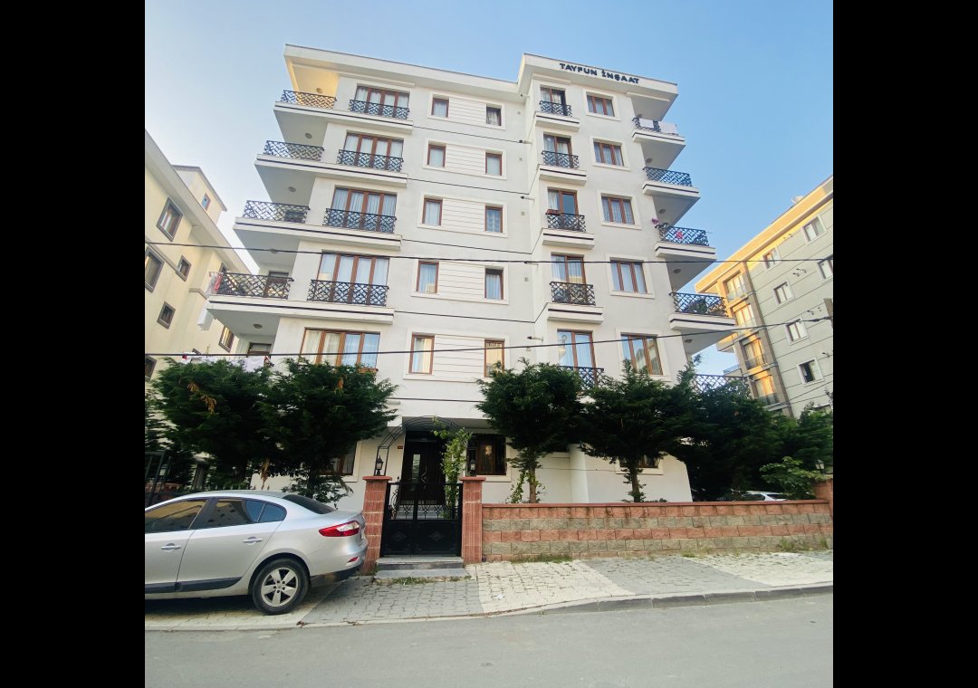 ÇEKMEKÖY ÇATALMEŞE'DE SATILIK KULLANIŞLI 2+1 DAİRE