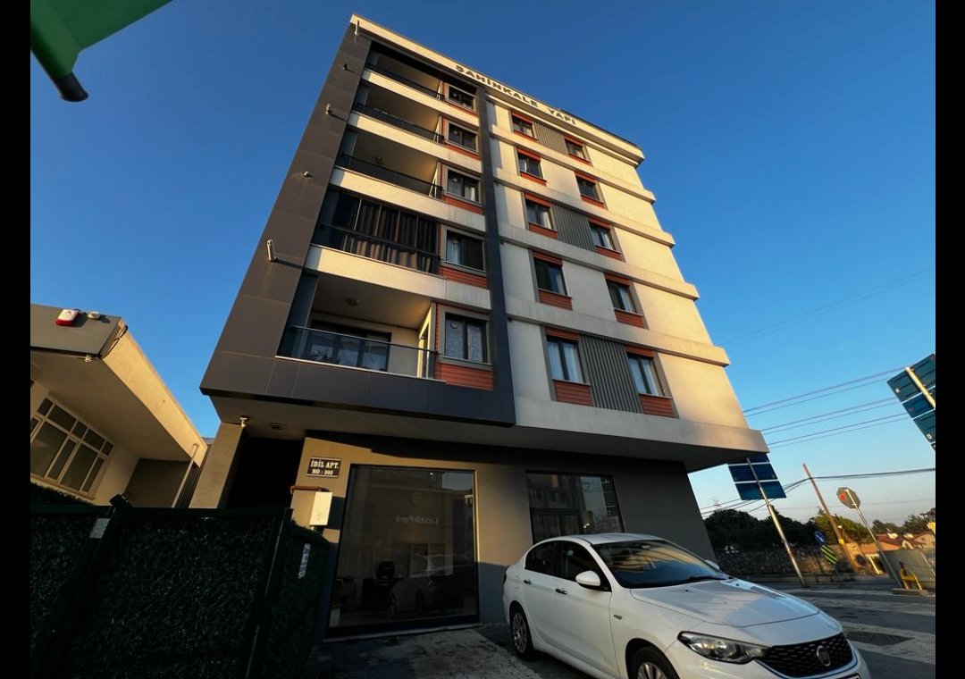 ÇEKMEKÖY ÇATALMEŞE MAH. GENÇ BİNADA 2+1 SATILIK ARAKAT DAİRE