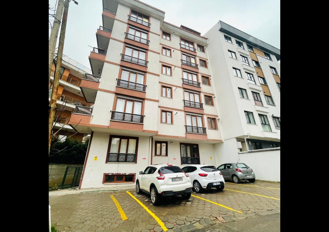 ÇATALMEŞEDE DEĞERLİ YATIRIM FIRSATI 2+1 GENİŞ ARA KAT ASANSÖRLÜ